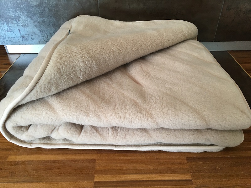 KOŁDRA WEŁNIANA CAMEL JASNY PASY 160x200