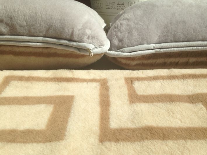 POŚCIEL WEŁNIANA ALPAKA SILVER + CAMEL CAPPUCINO GREKA 160X200 + PODKŁAD