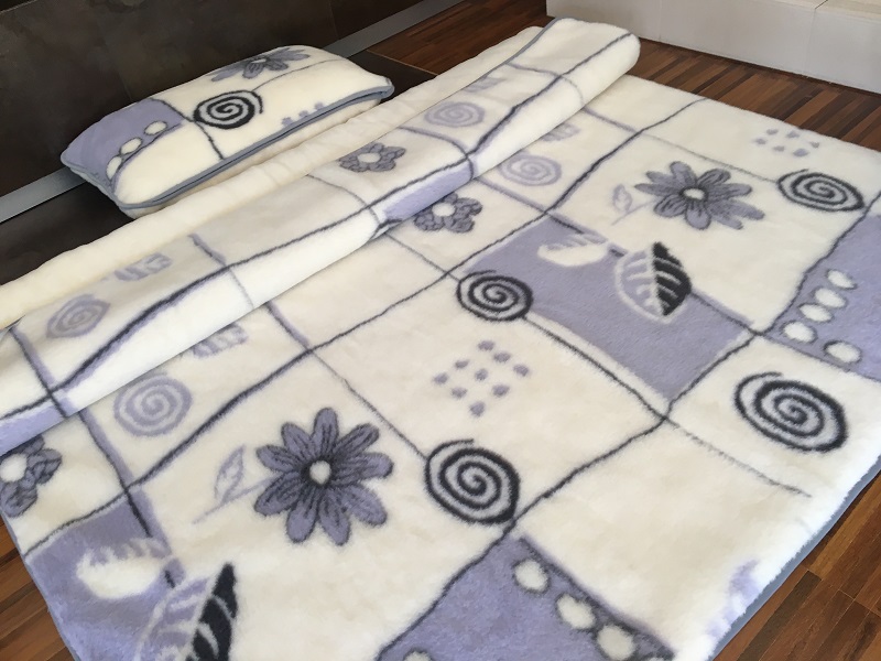 POŚCIEL Z WEŁNY ALPAKI VIOLET BOTANICA + KASZMIR CARO 140X200 + PODKŁAD