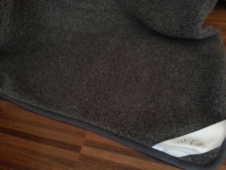 KOC Z WEŁNY MERYNOS MOCNY POPIEL 240X200