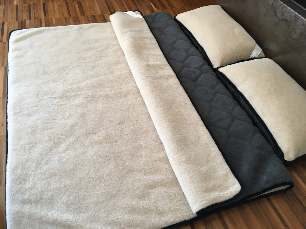 POŚCIEL WEŁNIANA ALPAKA CIEMNA CARO + CAMEL JASNY 240x200 + MATERAC