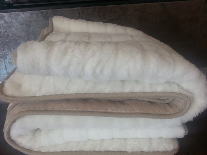 KOŁDRA WEŁNIANA CAMEL JASNY + KASZMIR LUX PASY 240X200