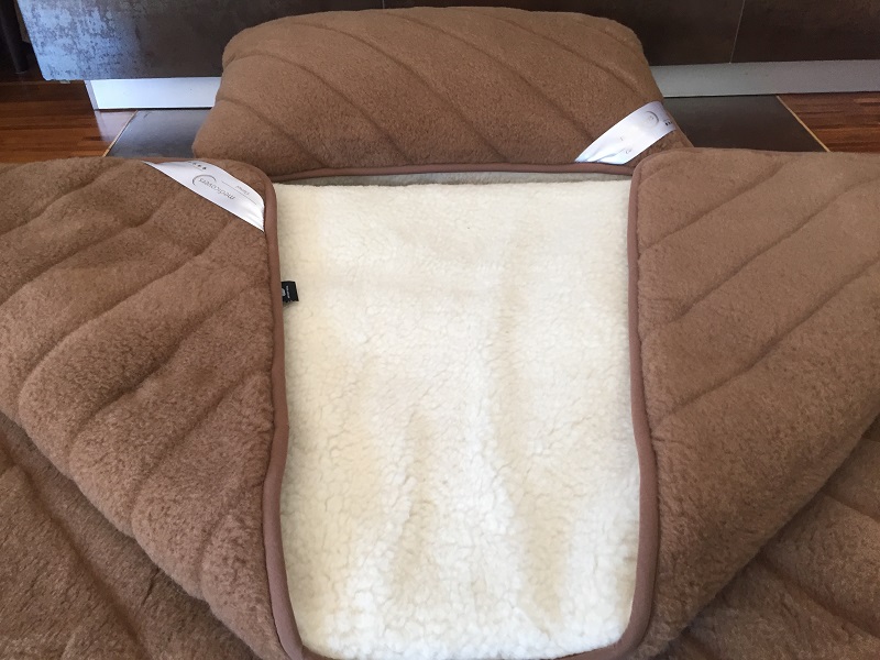 POŚCIEL Z WEŁNY CAMEL CIEMNY PASY + MERYNOS TUMBLER 140x200 + MATERAC