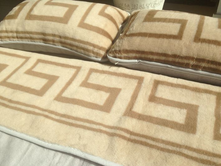 POŚCIEL WEŁNIANA ALPAKA SILVER + CAMEL CAPPUCINO GREKA 160X200 + PODKŁAD