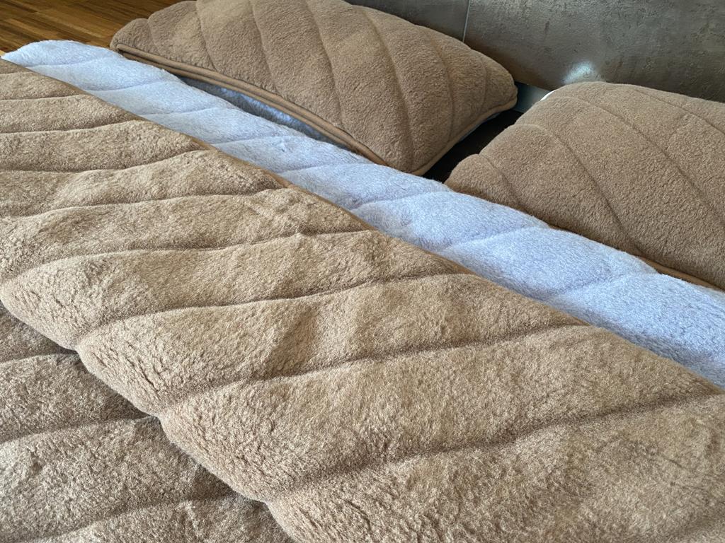 POŚCIEL WEŁNIANA ALPAKA ALPINA PASY + CAMEL CIEMNY PASY 160x200 + MATERAC