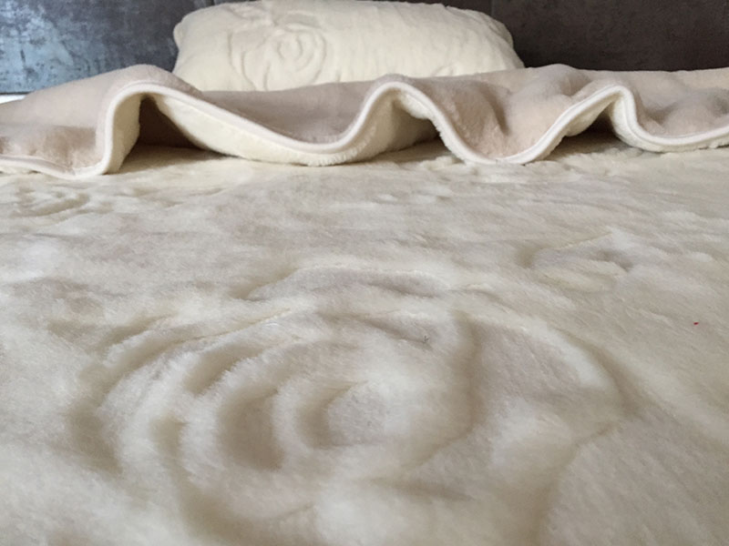 POŚCIEL Z WEŁNY CAMEL CAPPUCCINO + KASZMIR RÓŻA 140x200 + PODKŁAD