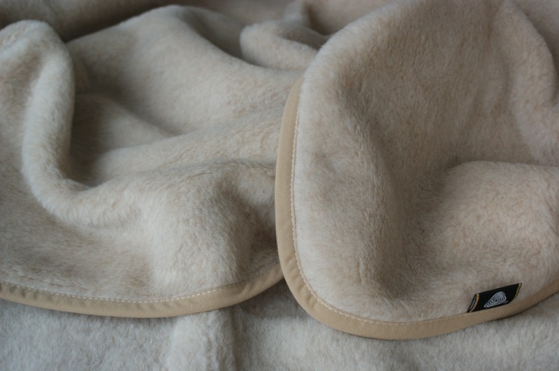 KOC WEŁNIANY 240x200 CAPPUCCINO JASNY