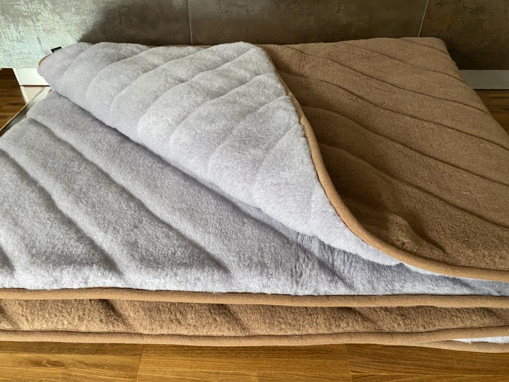 KOŁDRA Z WEŁNY ALPAKI SILVER PASY + CAMEL CIEMNY PASY 180x200