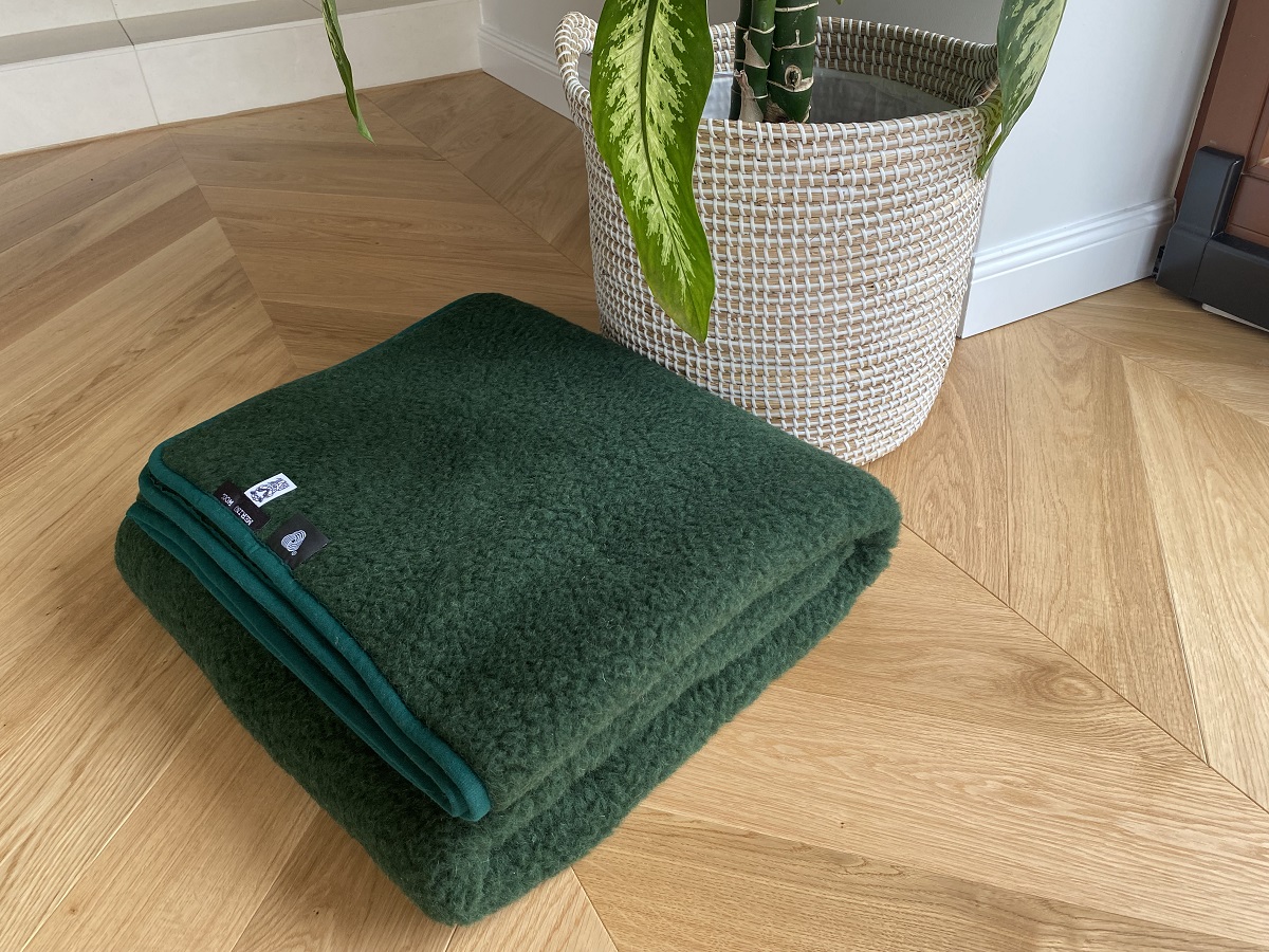 KOC WEŁNIANY MERYNOS TUMBLER MOCNA ZIELEŃ 140X200