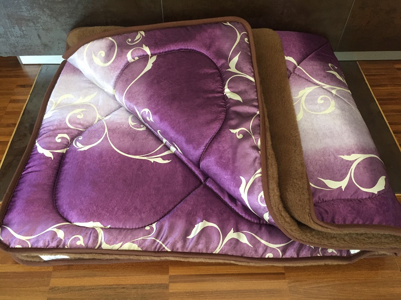 KOŁDRA WEŁNIANA CAMEL CIEMNY SATYNA VIOLET 140x200