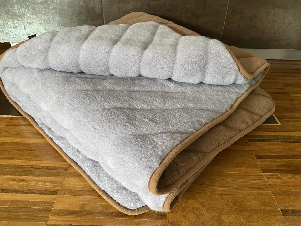 KOŁDRA Z WEŁNY ALPAKI SILVER PASY + CAMEL CIEMNY PASY 180x200