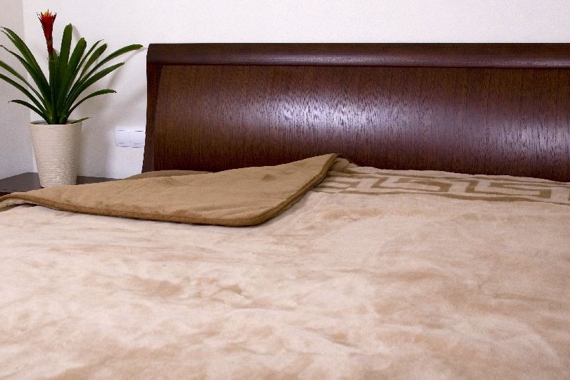 POŚCIEL WEŁNIANA CAMEL GREKA Z WEŁNY CAMEL 200X200 + MATERAC