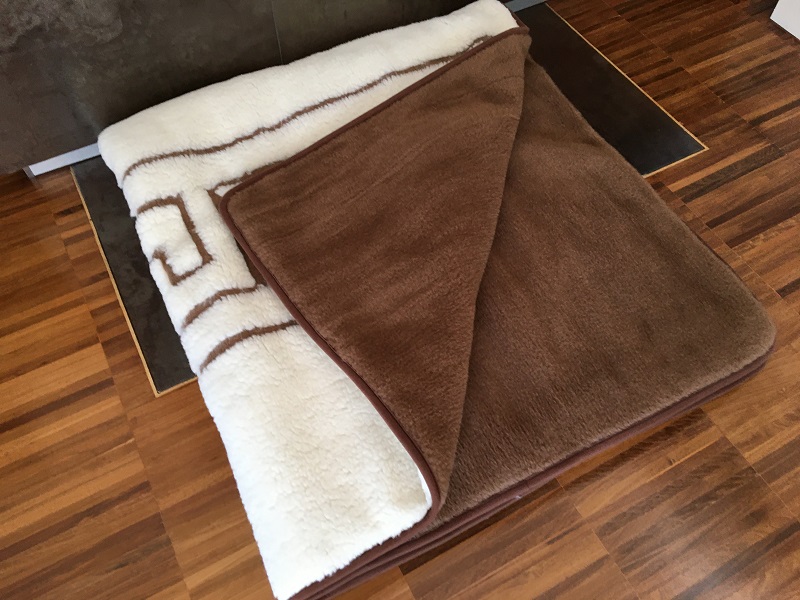 POŚCIEL WEŁNIANA CAMEL CIEMNY + MERYNOS TUMBLER GREKA 160x200