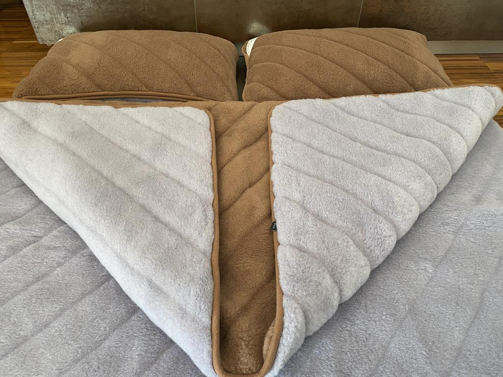 POŚCIEL WEŁNIANA ALPAKA SILVER PASY + CAMEL CIEMNY PASY 180x200 + PODKŁAD