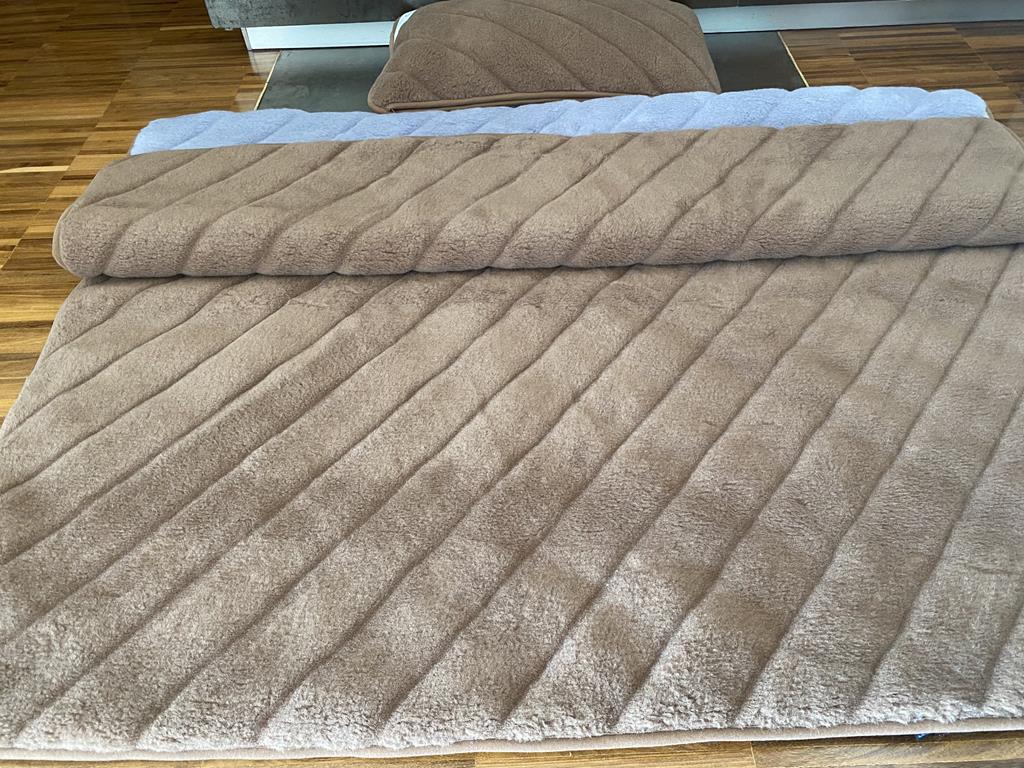 POŚCIEL Z WEŁNY ALPAKI ALPINA PASY + CAMEL CIEMNY PASY 140X200 + PODKŁAD