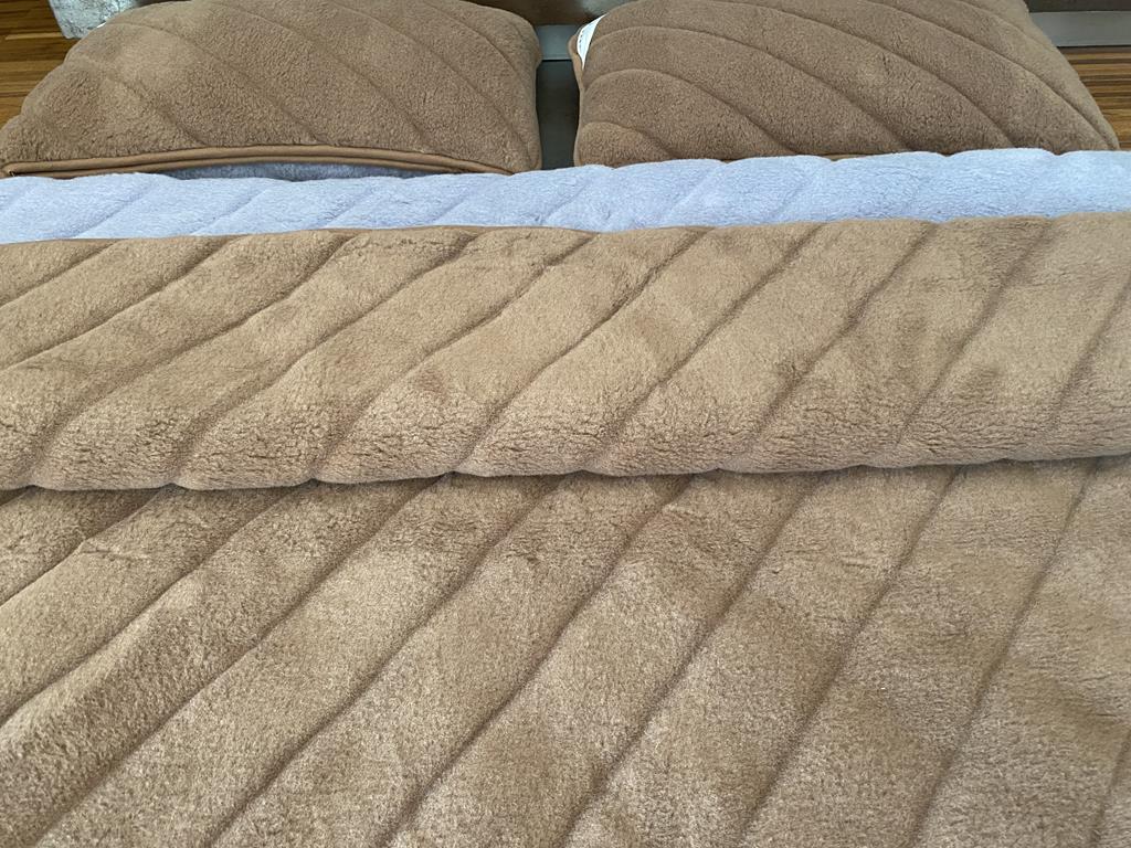POŚCIEL WEŁNIANA ALPAKA ALPINA PASY + CAMEL CIEMNY PASY 160x200 + MATERAC