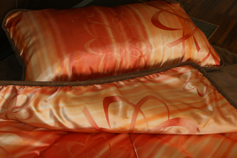 POŚCIEL Z WEŁNY WIELBŁĄDZIEJ CAMEL CIEMNY + SATYNA ORANGE 140x200