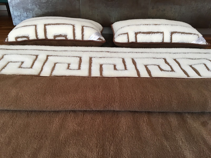 POŚCIEL WEŁNIANA CAMEL CIEMNY + MERYNOS TUMBLER GREKA 160x200