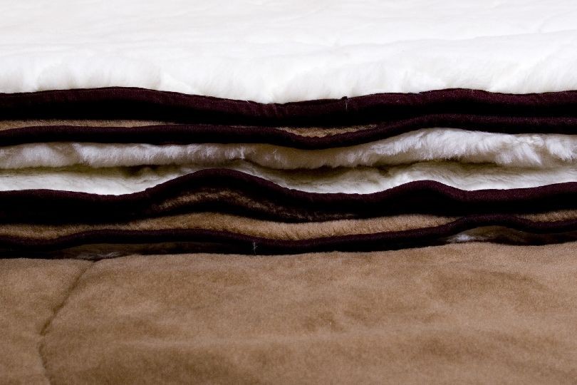 POŚCIEL WEŁNIANA CAMEL CIEMNY + KASZMIR SOFFIATO 220x200 + MATERAC