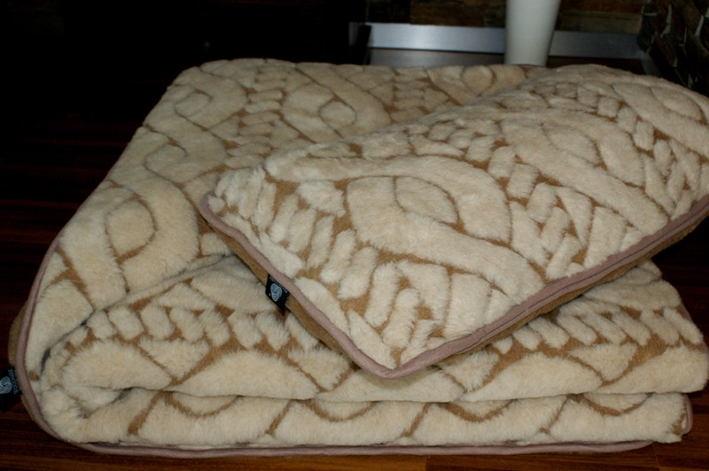 KOŁDRA WEŁNIANA CAMEL WARKOCZ C+J 240x200