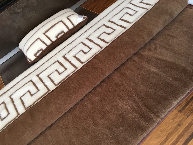 POŚCIEL WEŁNIANA CAMEL CIEMNY + MERYNOS TUMBLER GREKA 140x200 + PODKŁAD