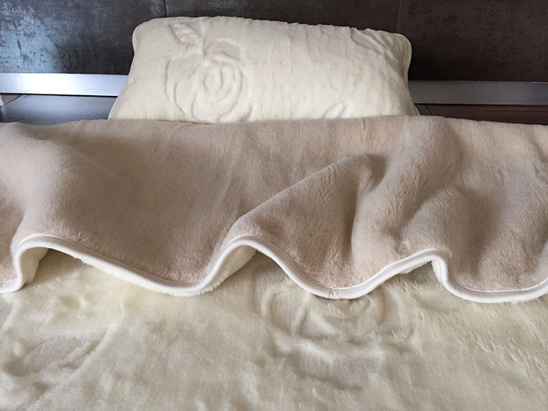 POŚCIEL Z WEŁNY CAMEL CAPPUCCINO + KASZMIR RÓŻA 140x200 + PODKŁAD