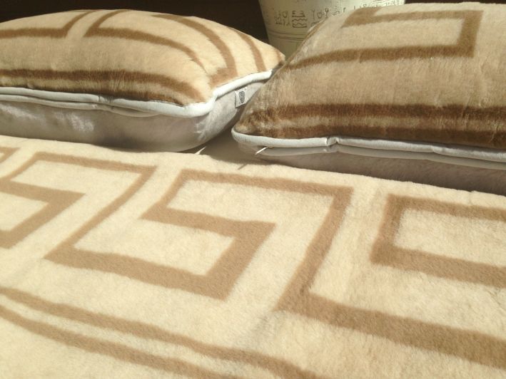 POŚCIEL WEŁNIANA ALPAKA SILVER + CAMEL CAPPUCINO GREKA 160X200 + PODKŁAD