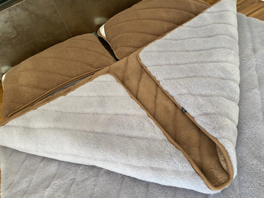 POŚCIEL WEŁNIANA ALPAKA SILVER PASY + CAMEL CIEMNY PASY 180x200 + PODKŁAD