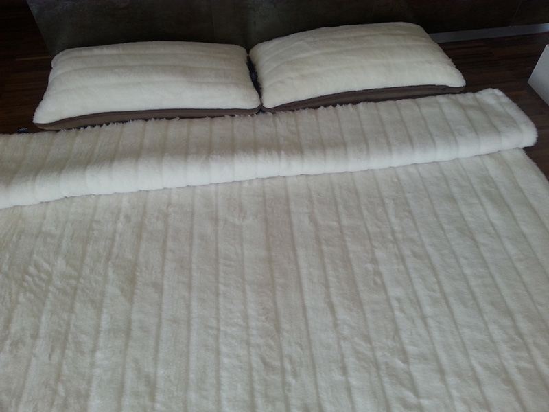 POŚCIEL WEŁNIANA CAMEL CIEMNY KRÓLEWSKI + KASZMIR LUX PASY 160x200 + MATERAC