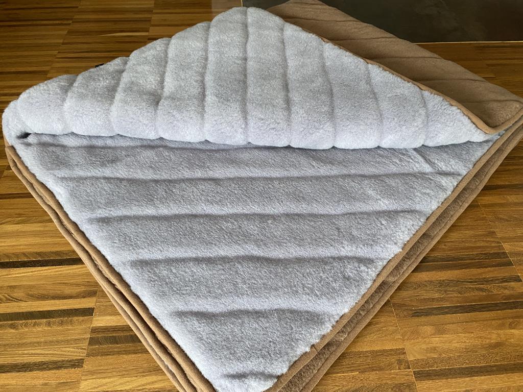 KOŁDRA Z WEŁNY ALPAKI SILVER PASY + CAMEL CIEMNY PASY 180x200