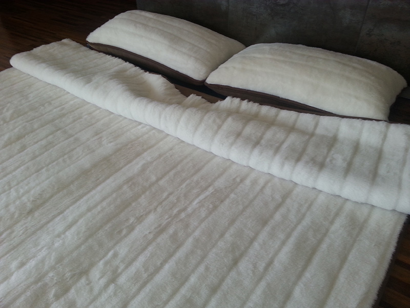 POŚCIEL WEŁNIANA CAMEL CIEMNY KRÓLEWSKI + KASZMIR LUX PASY 160x200 + MATERAC