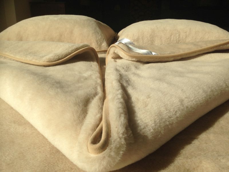 POŚCIEL Z WEŁNY CAMEL CAPPUCCINO 200X200