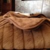 KOŁDRA WEŁNIANA CAMEL CIEMNY PASY 220x200