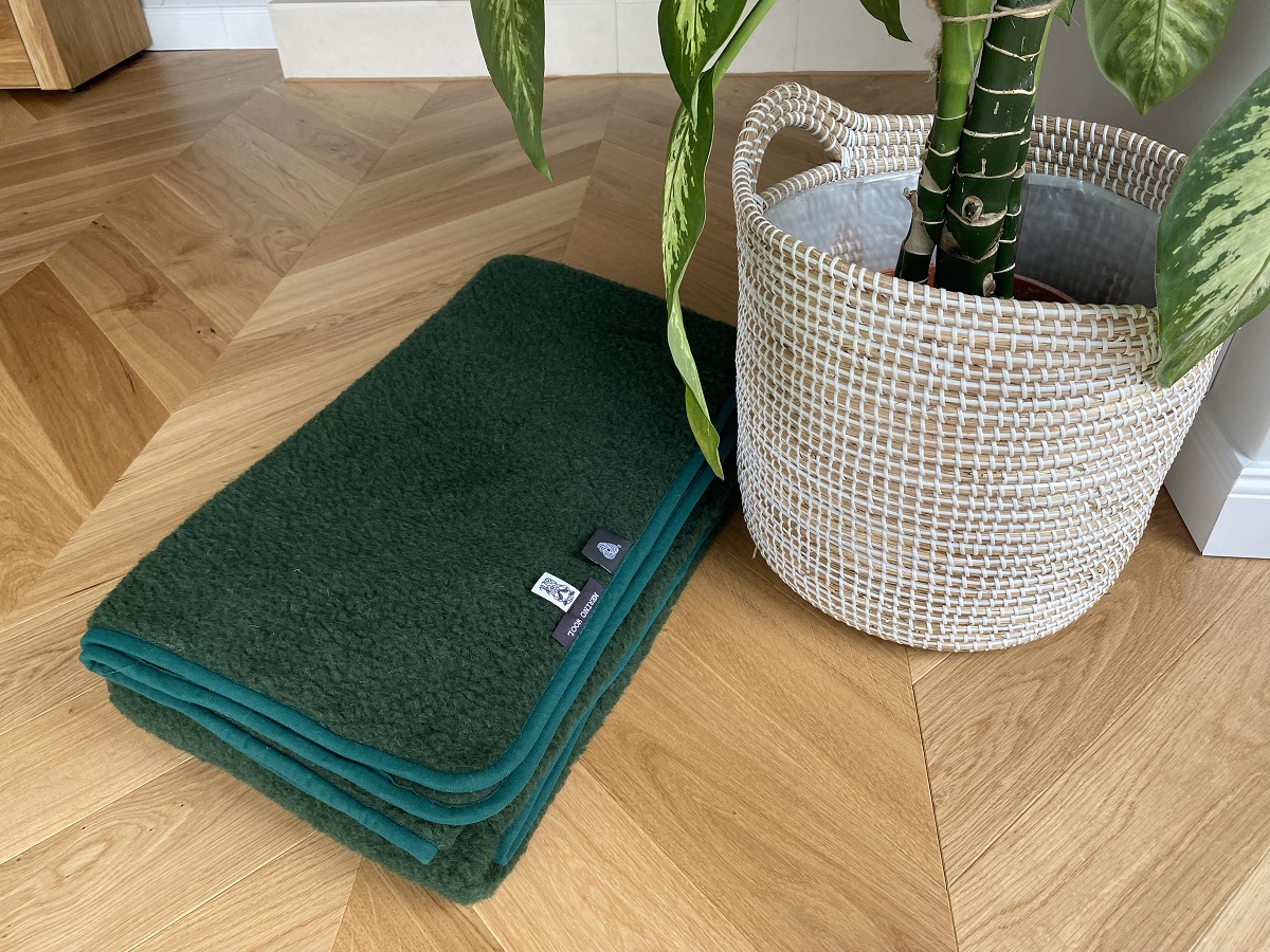 KOC WEŁNIANY MERYNOS TUMBLER MOCNA ZIELEŃ 140X200