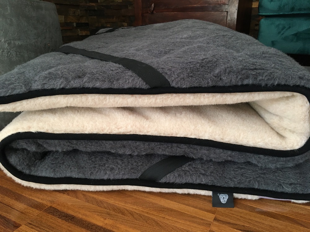 POŚCIEL WEŁNIANA ALPAKA CIEMNA CARO + CAMEL JASNY 240x200 + MATERAC