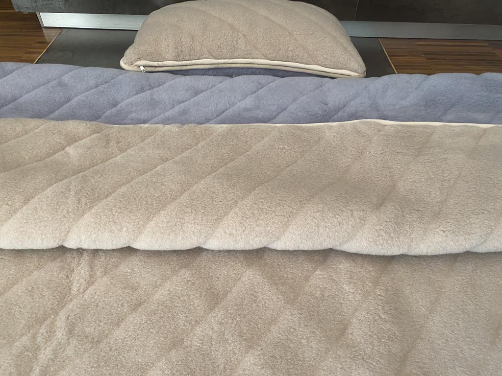 POŚCIEL Z WEŁNY ALPAKI ALPINA PASY + CAMEL JASNY PASY 140X200