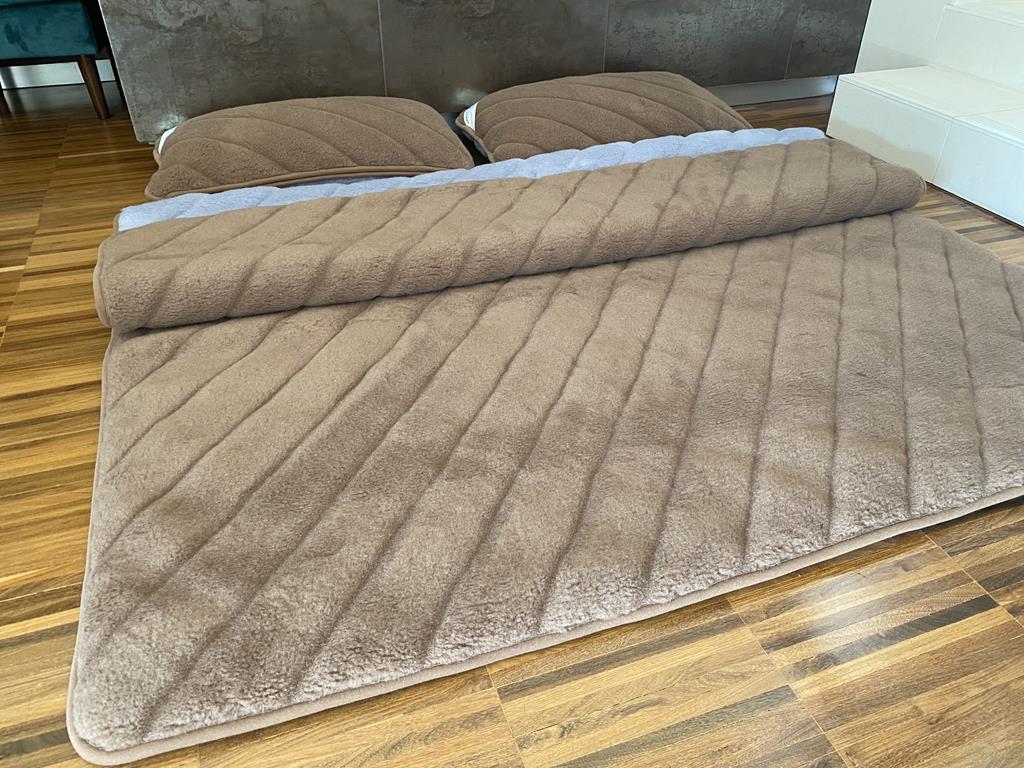 POŚCIEL WEŁNIANA ALPAKA ALPINA PASY + CAMEL CIEMNY PASY 160x200 + MATERAC