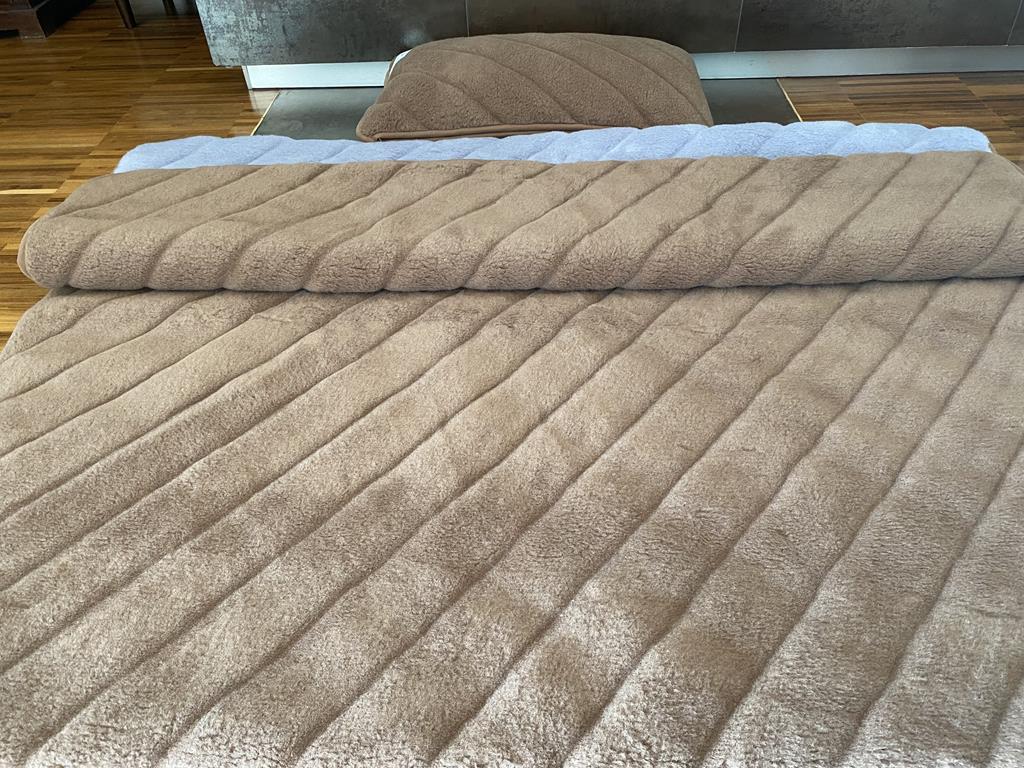 POŚCIEL Z WEŁNY ALPAKI ALPINA PASY + CAMEL CIEMNY PASY 140X200 + PODKŁAD