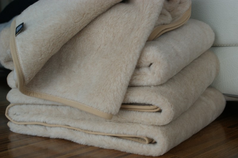 KOC WEŁNIANY 240x200 CAPPUCCINO JASNY