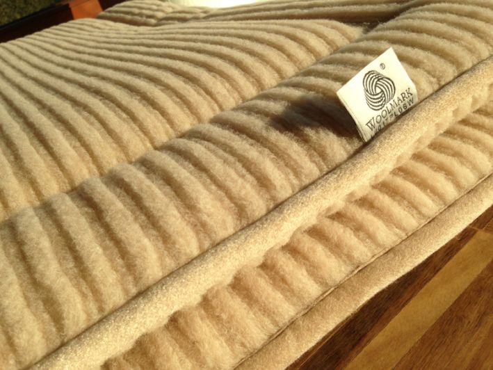 POŚCIEL WEŁNIANA CAMEL CAPPUCINO GREKA 180X200 + MATERAC