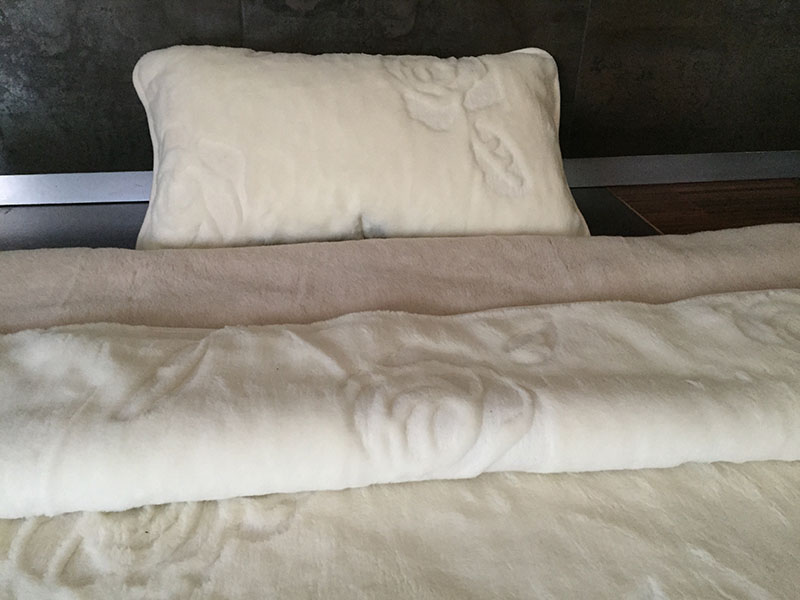 POŚCIEL Z WEŁNY CAMEL CAPPUCCINO + KASZMIR RÓŻA 140x200 + PODKŁAD