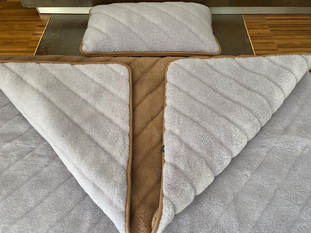 POŚCIEL Z WEŁNY ALPAKI SILVER PASY + CAMEL CIEMNY PASY 140X200 + PODKŁAD