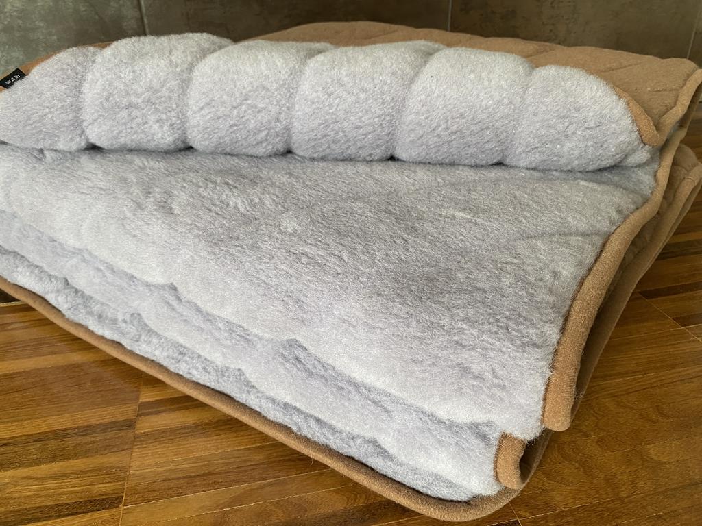KOŁDRA Z WEŁNY ALPAKI SILVER PASY + CAMEL CIEMNY PASY 180x200