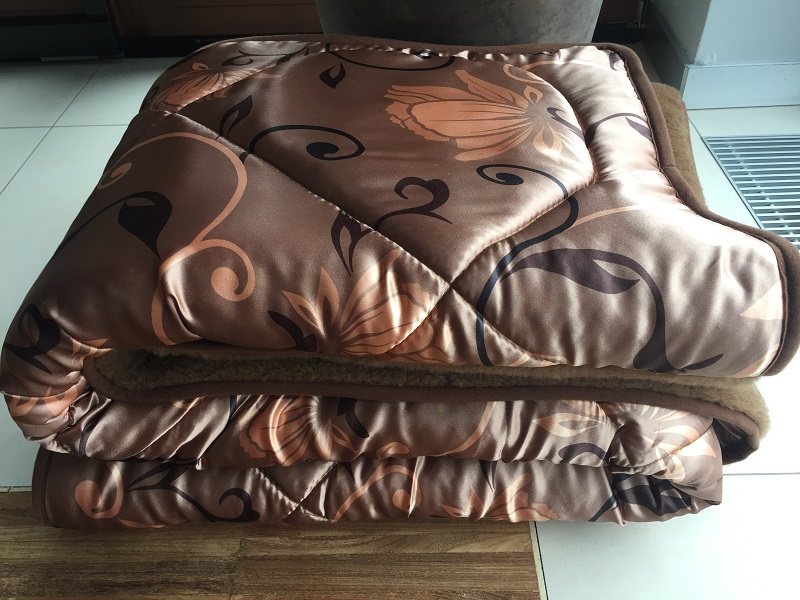 KOŁDRA WEŁNIANA CAMEL KWIAT LOTOSU 220x200