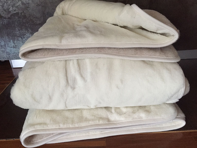 KOŁDRA WEŁNIANA CAMEL CAPPUCCINO + KASZMIR RÓŻA 180X200
