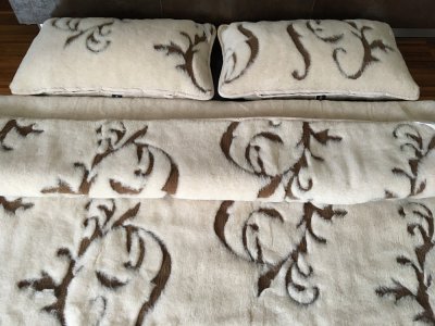 POŚCIEL WEŁNIANA CAMEL JASNY BOHO 240x200 + PODKŁAD